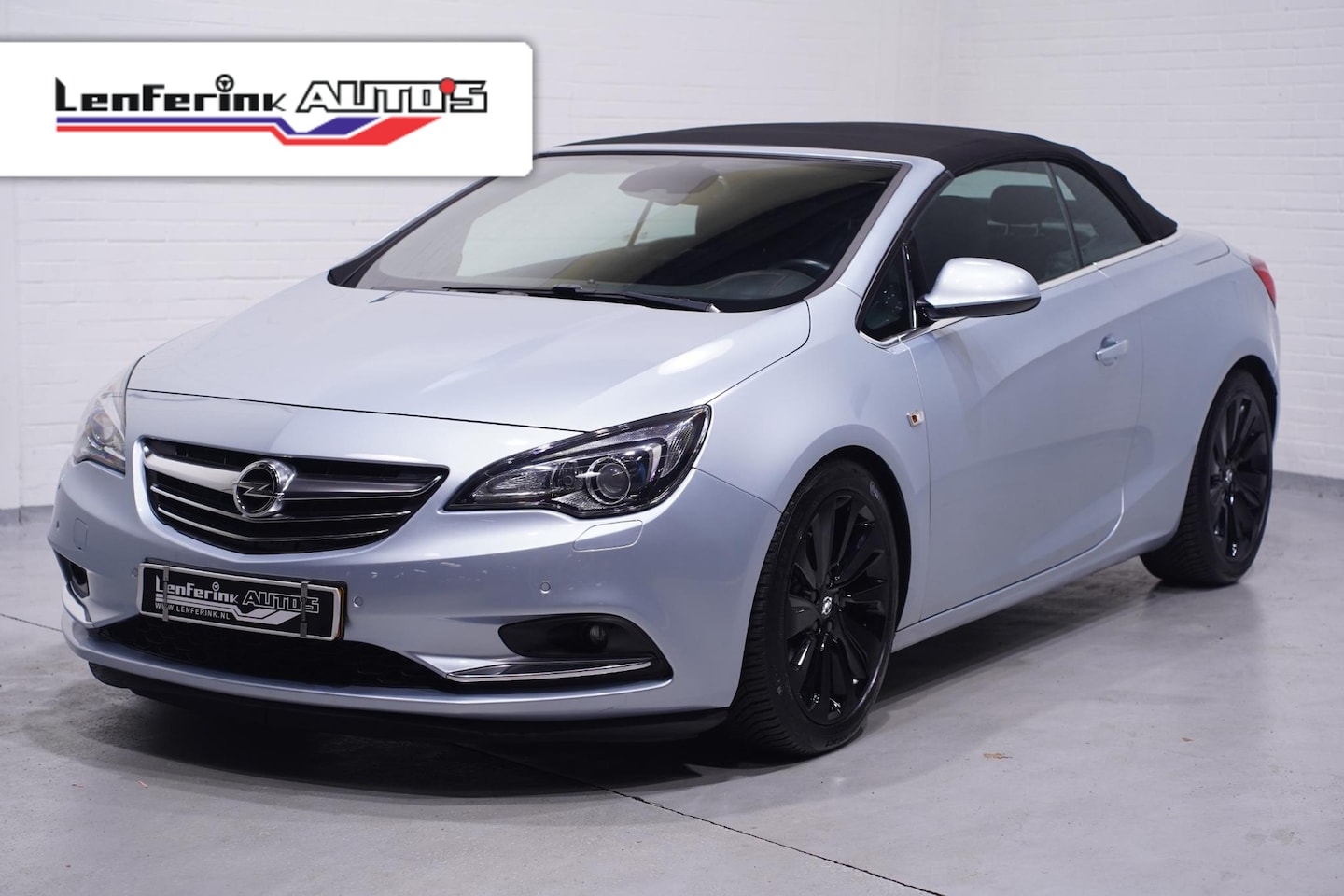 Opel Cascada - 1.6 Turbo Cosmo navigatie winterpakkage comfortzetels climate-controlle licht-pakkage comf - AutoWereld.nl