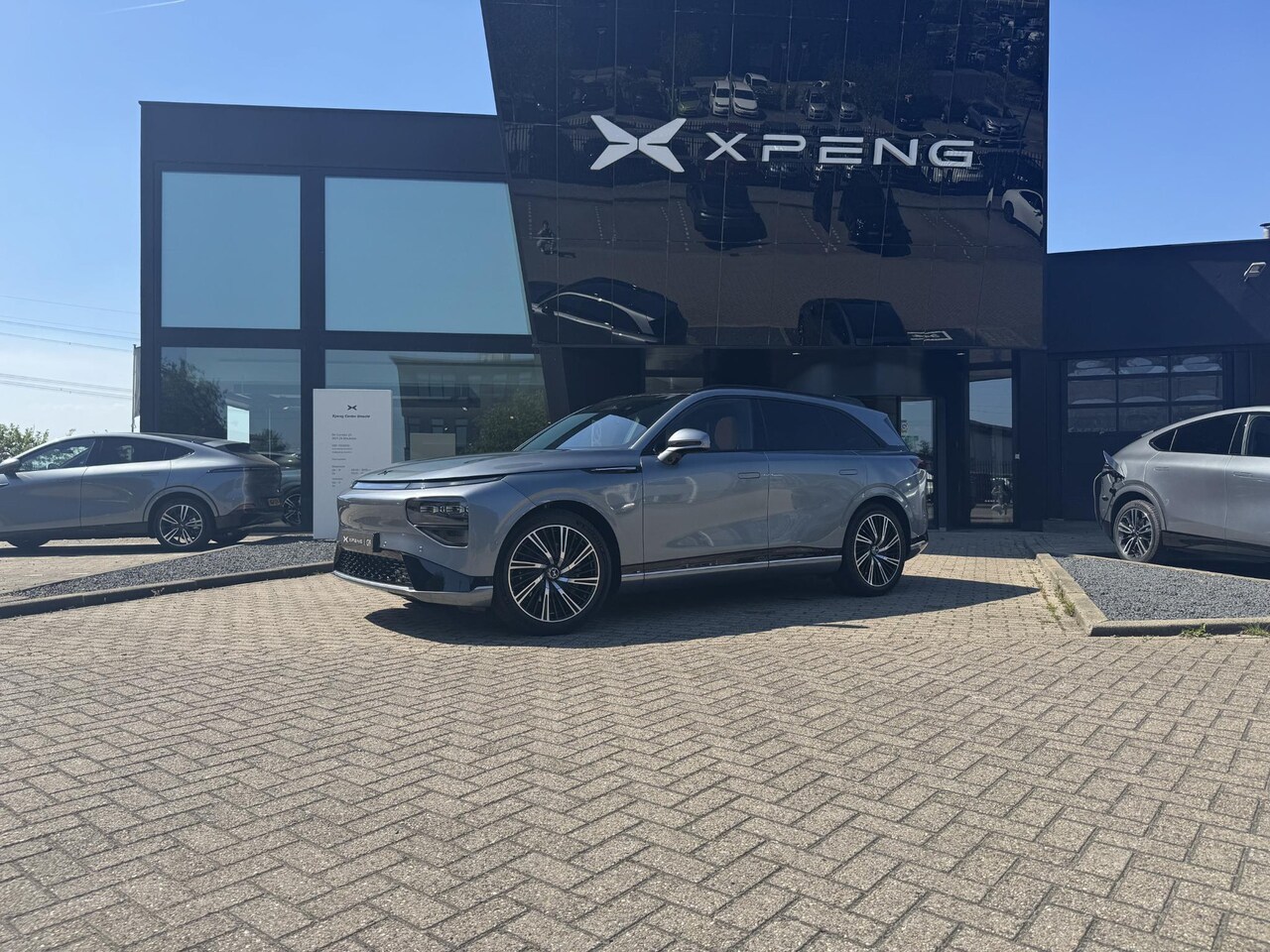 Xpeng G9 - AWD Performance 98 kWh 520KM| Premium Pack| Xpilot - AutoWereld.nl