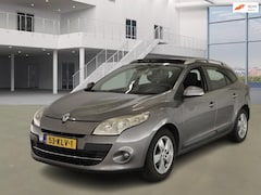 Renault Mégane Estate - 1.4 TCe Dynamique PANO NAVI PSENSOR CRUISE TREKHAAK 2 X SLEUTELS