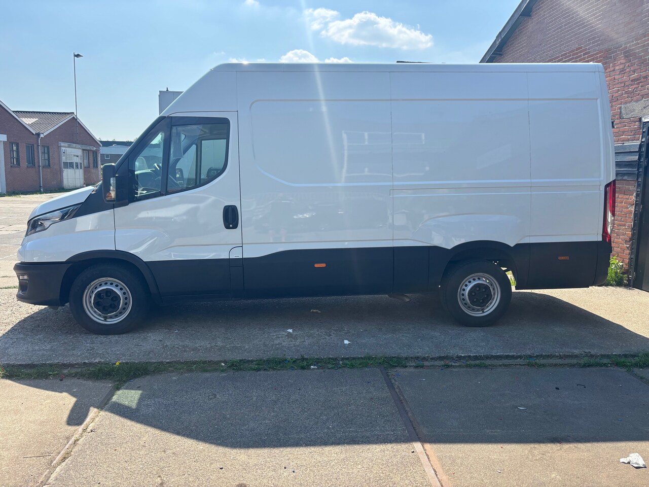 Iveco Daily - 35S14V 2.3 352L H2 MY 2023 AHG 3500 kg!