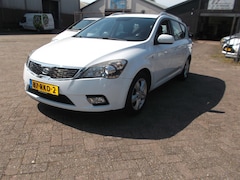 Kia Cee'd Sporty Wagon - 1.4 CVVT Navigator Plus Pack airco navi achteruitrij cam