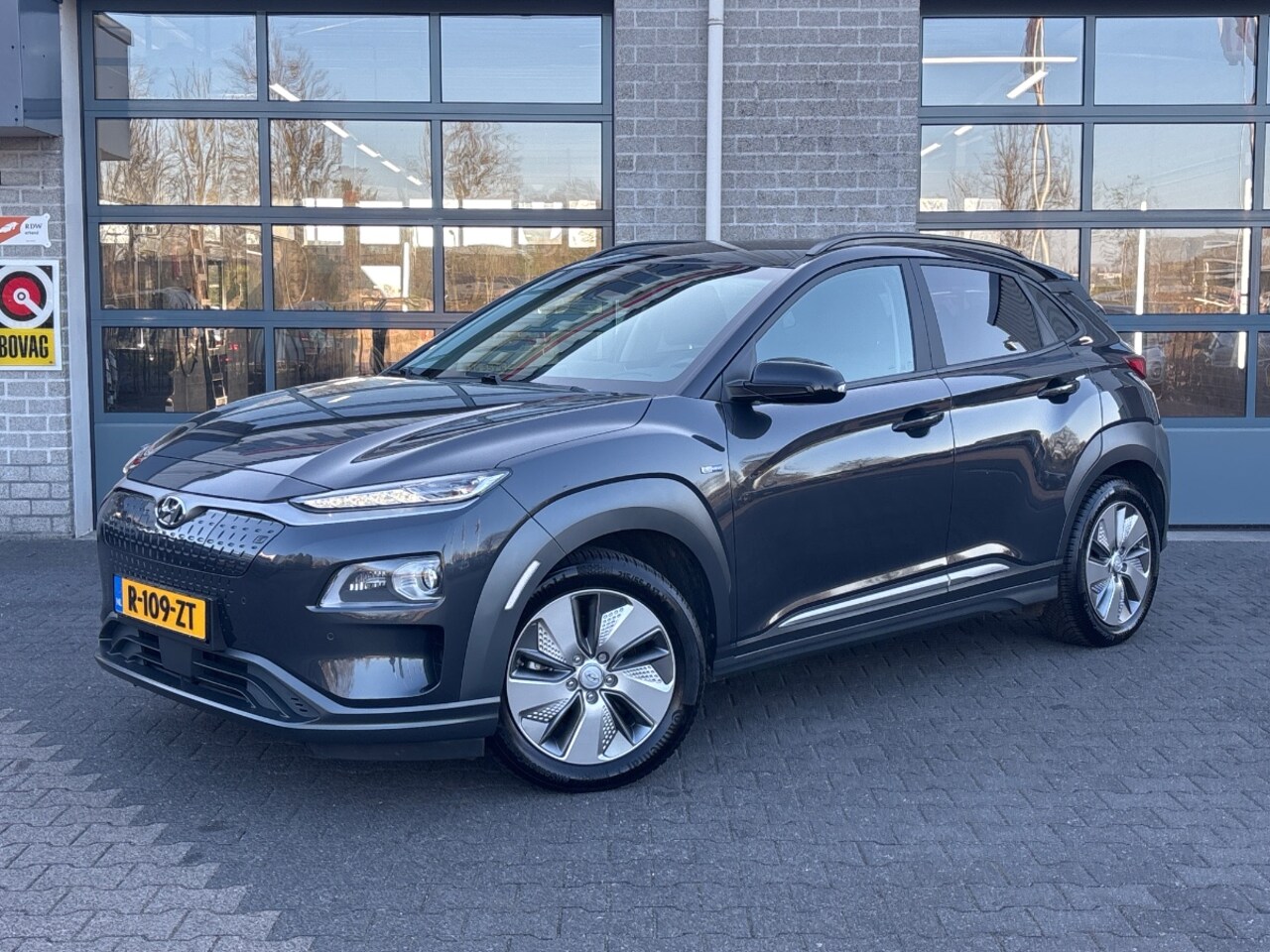 Hyundai Kona Electric - EV Premium 64 kWh | TREKHAAK | CAMERA | - AutoWereld.nl