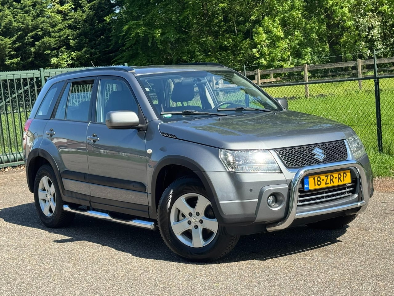 Suzuki Grand Vitara - 2.0-16V Exclusive /Automaat/Trekhaak/Airco/ - AutoWereld.nl
