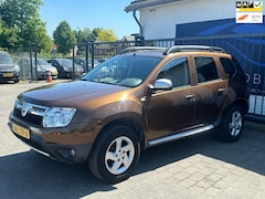 Dacia Duster - 1.6 Lauréate 2wd / AIRCO / TREKHAAK / ARMSTEUN / NAP