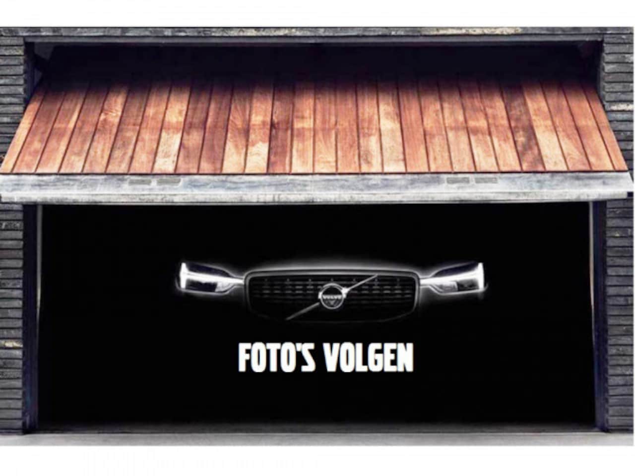 Volvo XC60 - 2.0 T8 Twin Engine AWD Inscription | Lucht vering | 360 camera | Trekhaak | Blis | stoel m - AutoWereld.nl