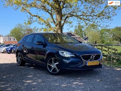 Volvo V40 - 2.0 T2 Kinetic | Navi + Clima + Cruise nu € 12.450,