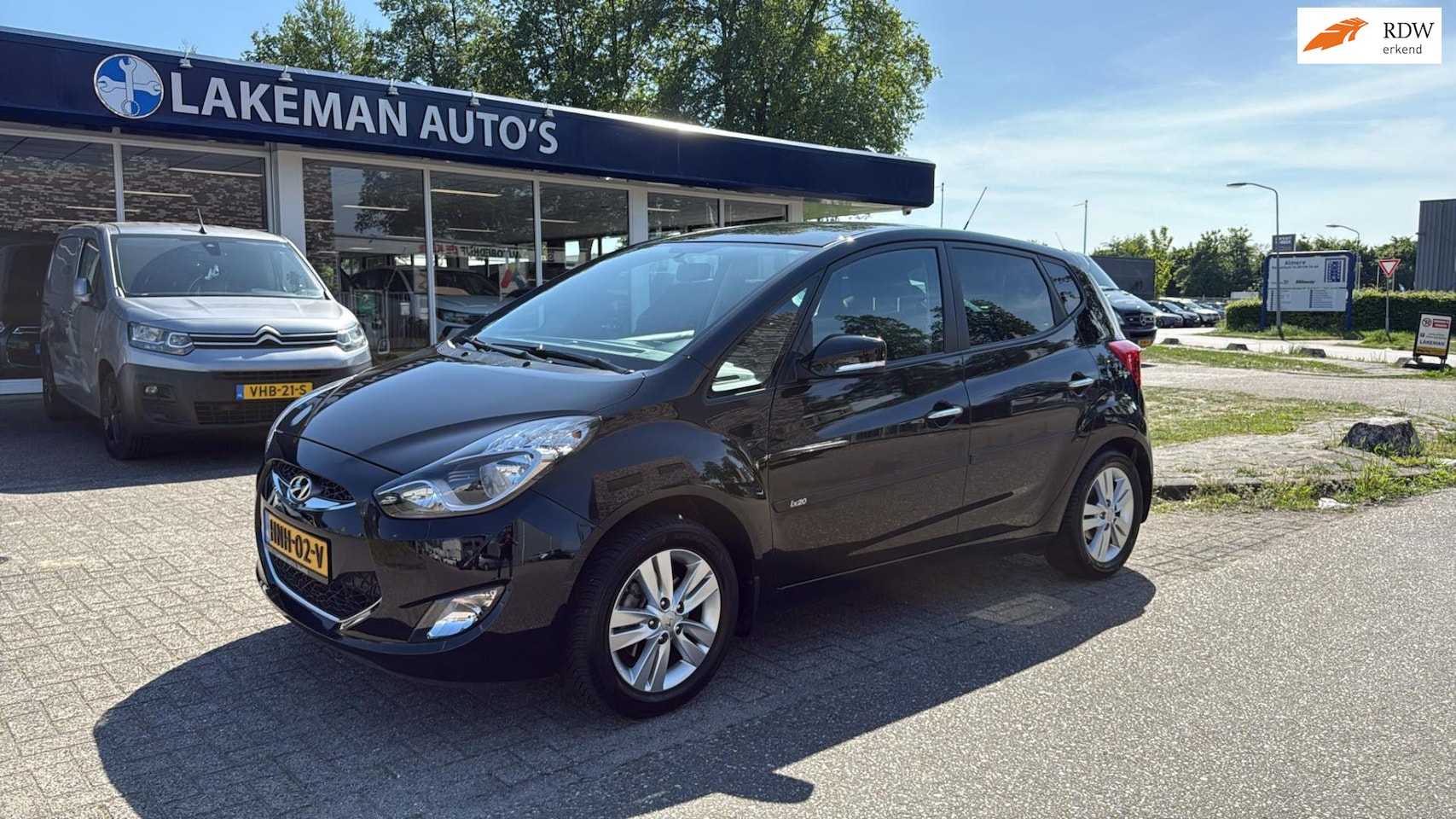Hyundai ix20 - 1.6i i-Vision Fifa World AUTOMAAT Blackline Huurkoop Inruil APK Garantie - AutoWereld.nl
