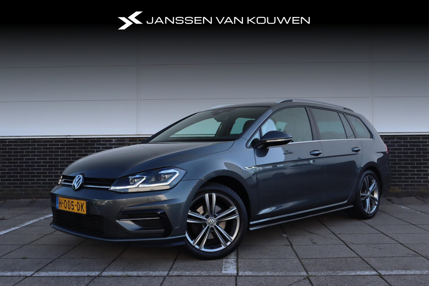 Volkswagen Golf Variant - 1.5 TSI Highline Business R Virtual Dashboard Navigatie Clima LED Koplampen - AutoWereld.nl