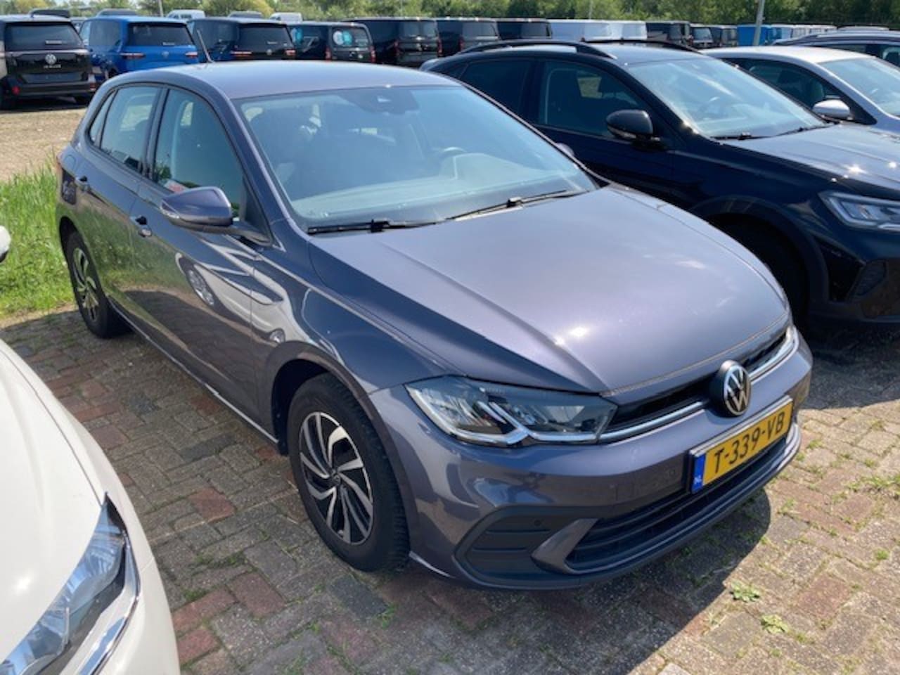 Volkswagen Polo - 1.0 TSI Life 96pk 1e eigenaar | 100%dealeronderhouden | Parkeersensoren v+a | Adaptief cru - AutoWereld.nl