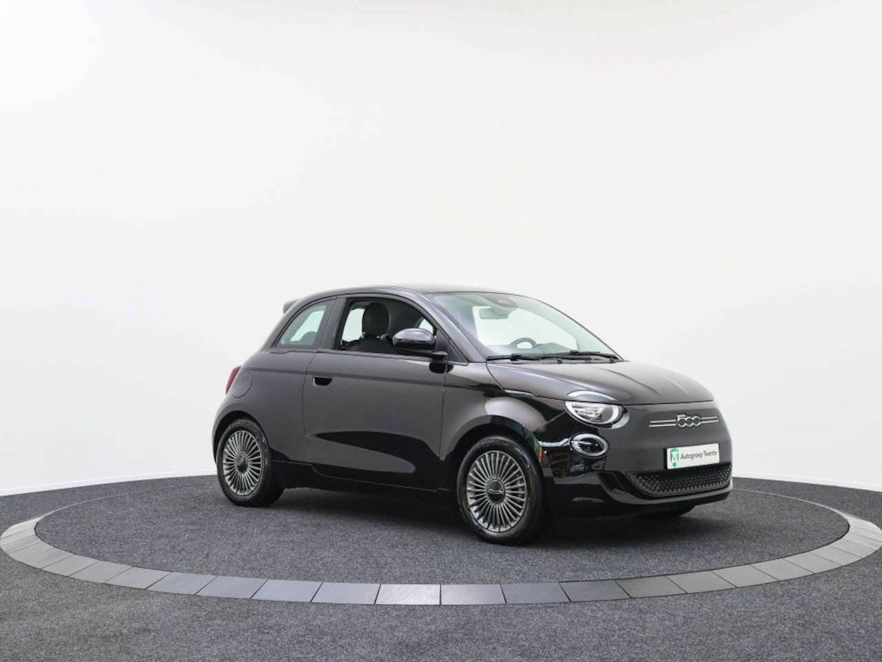 Fiat 500 - Icon 42 kWh Panoramadak | Private lease 319 pm - AutoWereld.nl