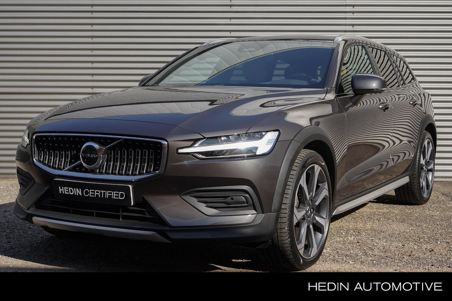 Volvo V60 Cross Country - | B5 | AWD | Plus | Nappa leder met ventilatie | Parkeerverwarming | 20″ 7-V-spaaks | Driv - AutoWereld.nl