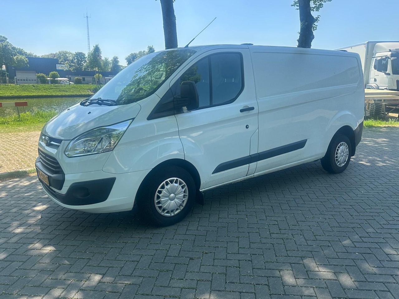 Ford Transit Custom - 290 2.2 TDCI L2H1 Trend 290 2.2 TDCI L2H1 Trend - AutoWereld.nl