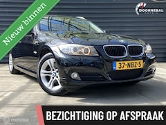 BMW 3-serie Touring - 320i Business / AUTOMAAT / TREKHAAK / NL