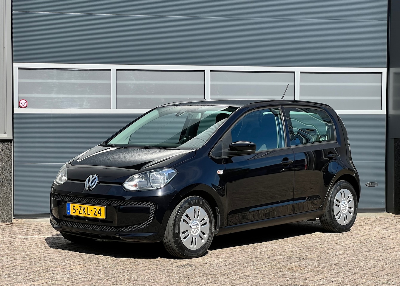 Volkswagen Up! - 1.0 move up! BlueMotion bj.2015 Navi|Airco|5 Drs. - AutoWereld.nl