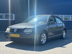 Volkswagen Bora - 2.0 Trendline