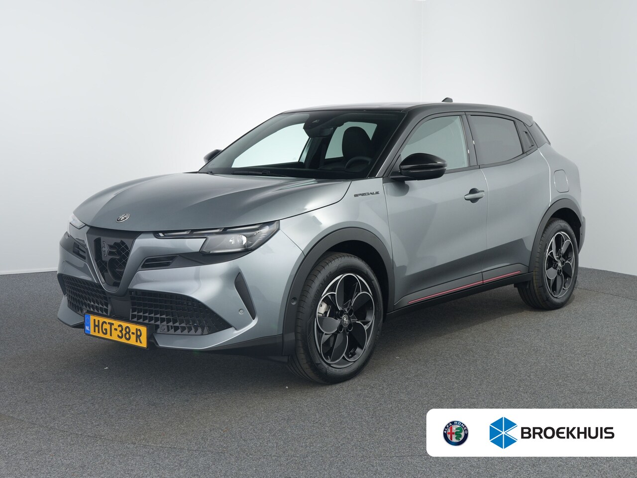 Alfa Romeo Junior - Alfa Romeo Elettrica Speciale 54 kWh | Achteruitrijcamera | Airco (automatisch) | Apple Ca - AutoWereld.nl