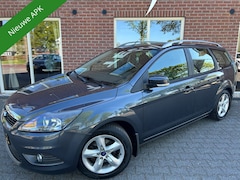 Ford Focus Wagon - 1.6 Comfort NIEUWE APK / RIJDT GOED / TREKHAAK / KOUDE AIRCO / CRUISE