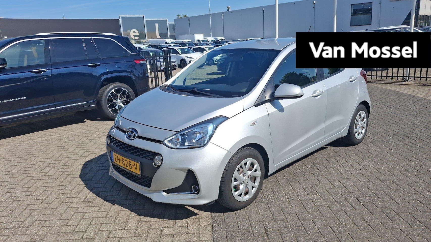 Hyundai i10 - 1.0i Comfort | Airco | Parkeer sensoren - AutoWereld.nl