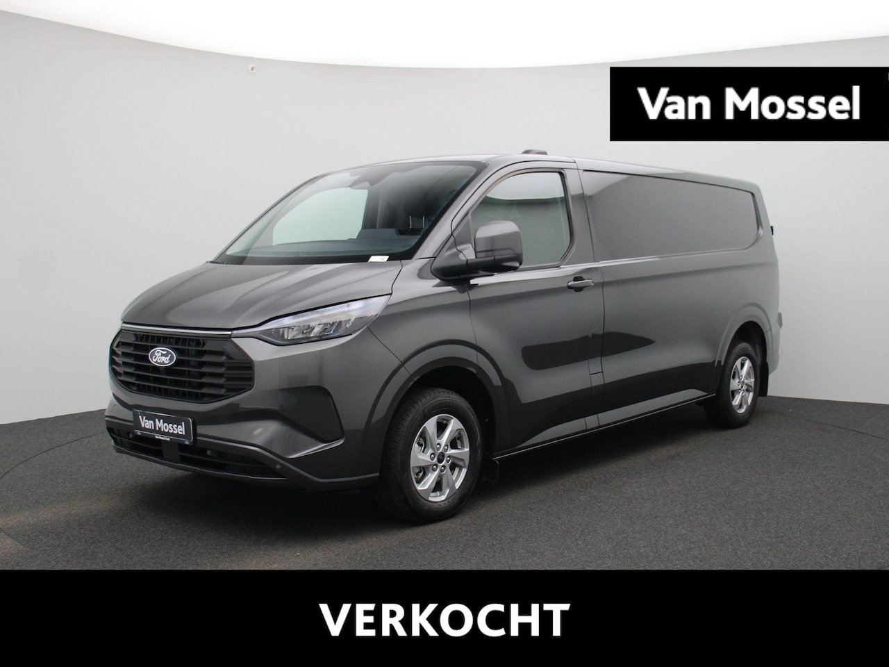 Ford Transit Custom - 320 2.5 PHEV L2H1 Limited | Elektrisch wegklapbare trekhaak! | Stuurwielverwarming | Drive - AutoWereld.nl