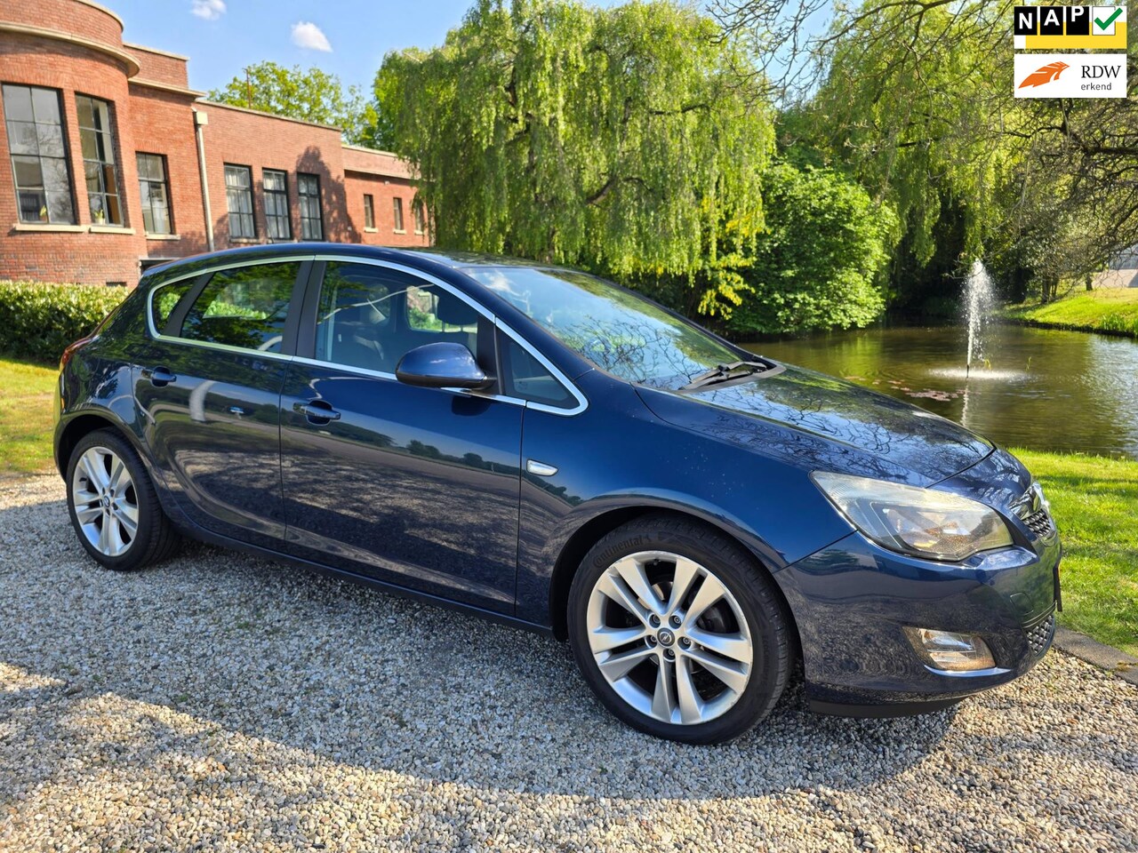 Opel Astra - 1.6 Sport 5-deurs AIRCO/cruise - AutoWereld.nl