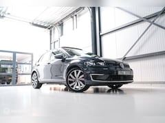 Volkswagen Golf - 7 1.4 TSI GTE 204 pk | schuifdak | DAB | Led | Adaptive | NAP NL auto | rijklaar |