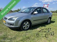 Ford Focus - 2.0-16V First Edition AIRCO CRUISE CONTROL INRUILKOOPJE