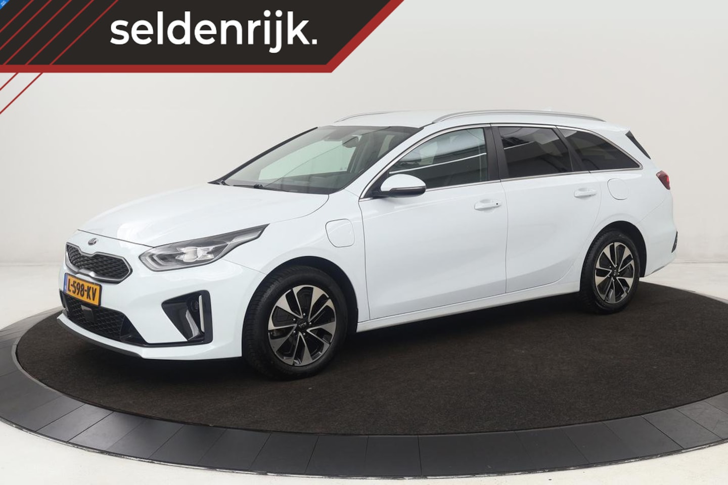 Kia Cee'd - Ceed 1.6 GDI PHEV DynamicLine | Stoel & stuurverwarming | Adaptive cruise | Trekhaak | Cam - AutoWereld.nl