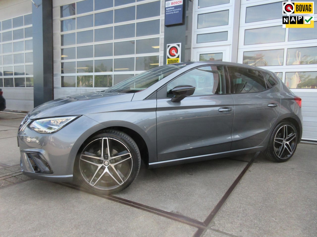 Seat Ibiza - 1.0 TSI FR Business Intense / Camera / Carplay / Navi - AutoWereld.nl