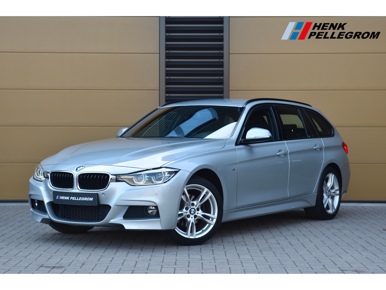 BMW 3-serie Touring - 320i xDrive Centennial Executive * M Sportpakket * Elektrische trekhaak * Stoelverwarming - AutoWereld.nl