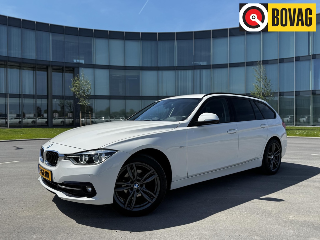 BMW 3-serie Touring - 320i xDrive High Executive 320i xDrive High Executive - AutoWereld.nl