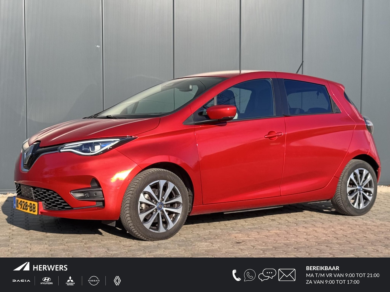 Renault Zoe - R135 Intens 52 kWh Koopaccu / SOH 85,7% / Airco / Lederen bekleding / All Weather banden / - AutoWereld.nl