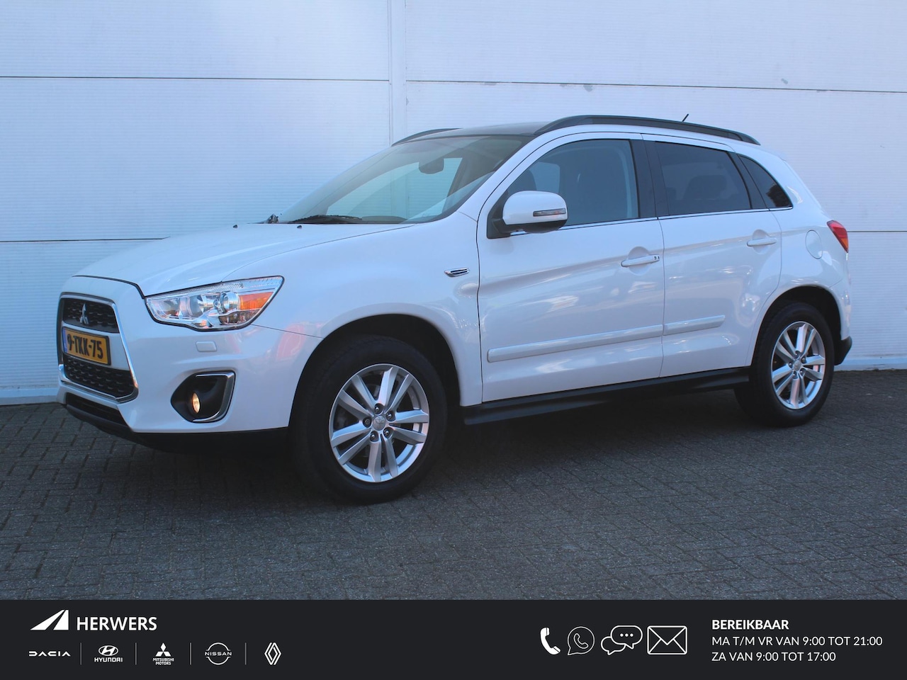 Mitsubishi ASX - 1.6 Cleartec Intense / Navigatiesysteem / Panoramadak / Keyless Entry & Start / Achteruitr - AutoWereld.nl