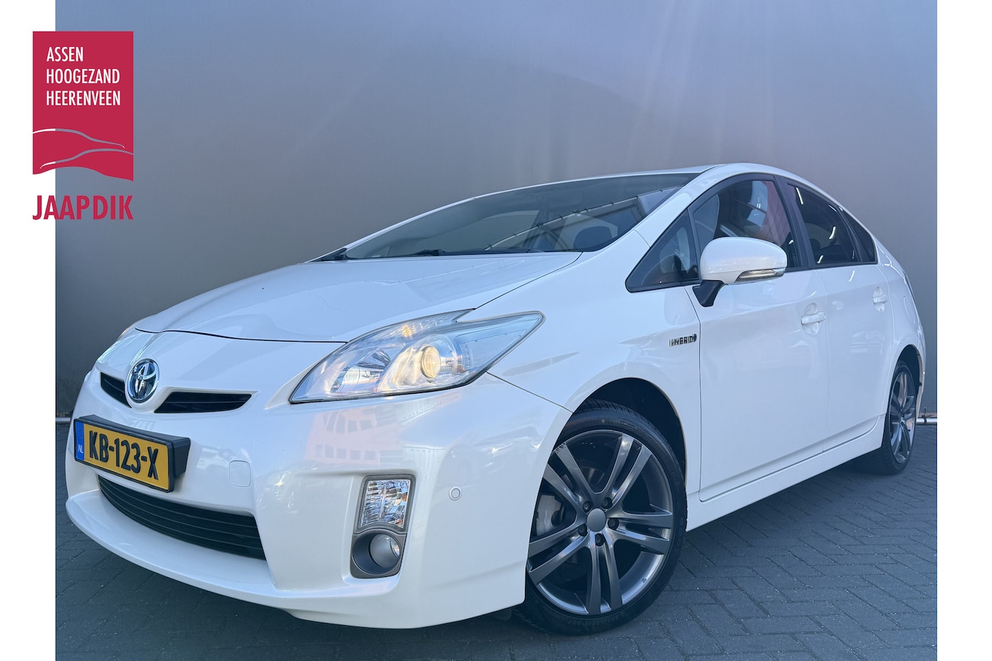 Toyota Prius - BWJ 2012 1.8 Dynamic 100 PK Business AUTOMAAT / TREKHAAK / NAVI / CLIMA / CRUISE / CAMERA - AutoWereld.nl