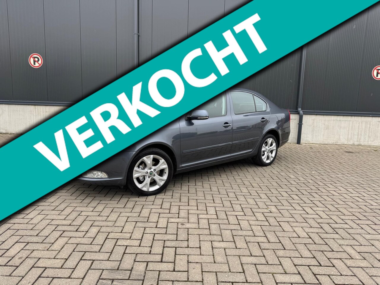 Skoda Octavia - 1.8 TSI Elegance (161pk) Automaat Navi / Clima / Cruise / Trekhaak - AutoWereld.nl