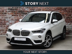 BMW X1 - sDrive20i High Executive Automaat / Trekhaak / Head-Up Display / Leder / Navigatie Plus /