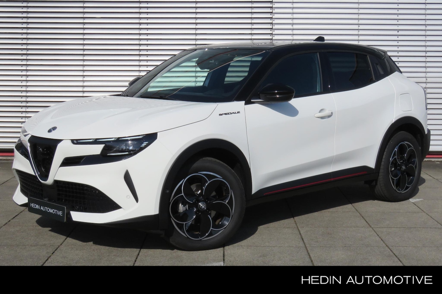 Alfa Romeo Junior - Elettrica Speciale 54 kWh Sportpakket | Apple carplay/Android auto | Warmtepomp | Keyless - AutoWereld.nl
