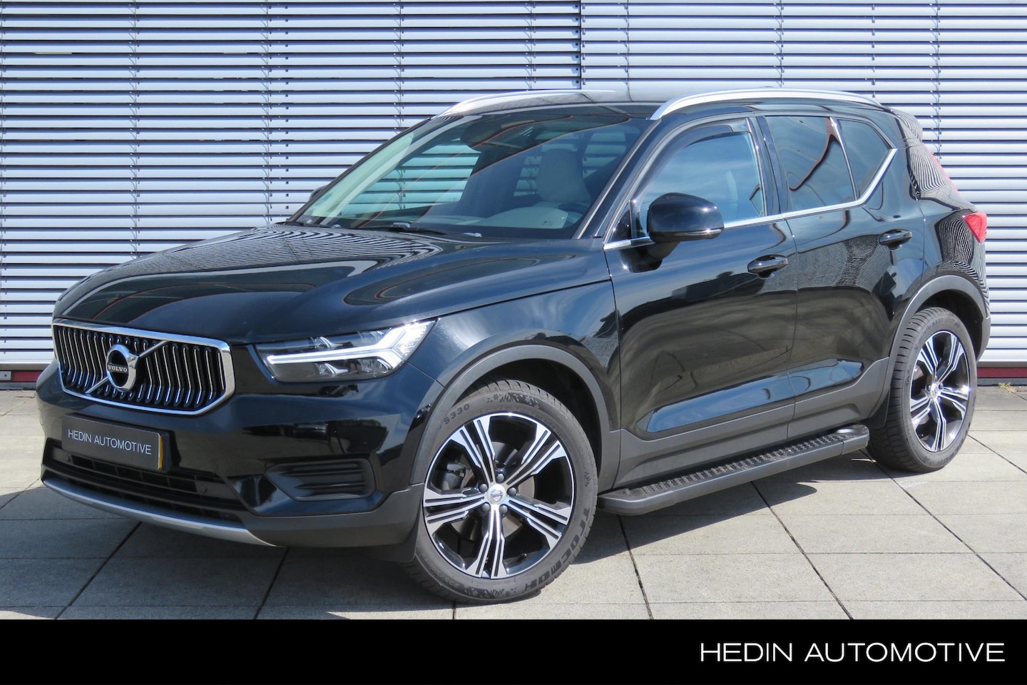 Volvo XC40 - 2.0 T4 Inscription | Automaat | Digitaal Dashboard | Stoelverwarming | Elektrische achterk - AutoWereld.nl