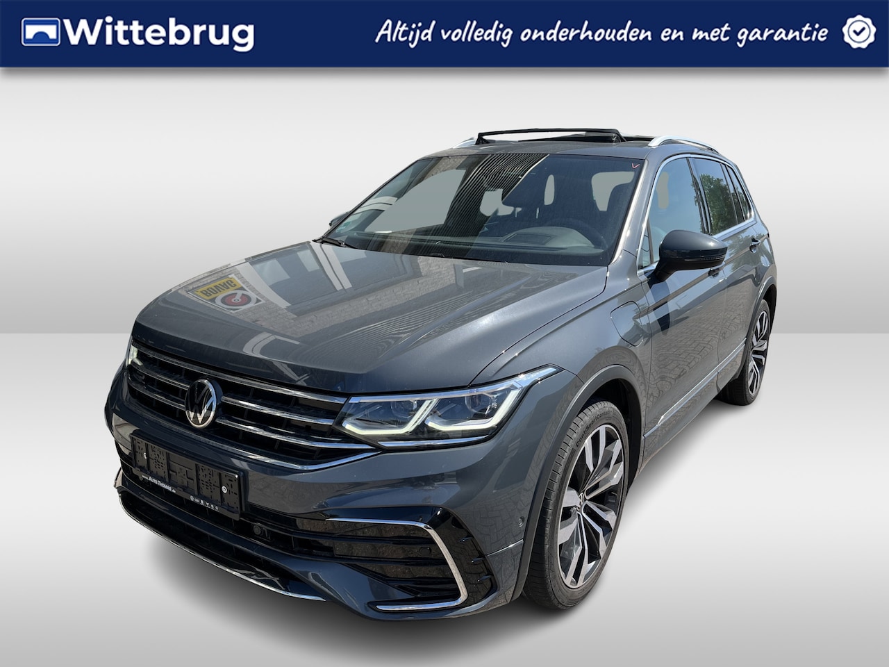 Volkswagen Tiguan - 1.4 TSI eHybrid R-Line / AUTOMAAT/ 2X R-LINE/ 245PK/ PANO/ KEYLESS/ ADAPT. CRUISE/ CLIMA 3 - AutoWereld.nl