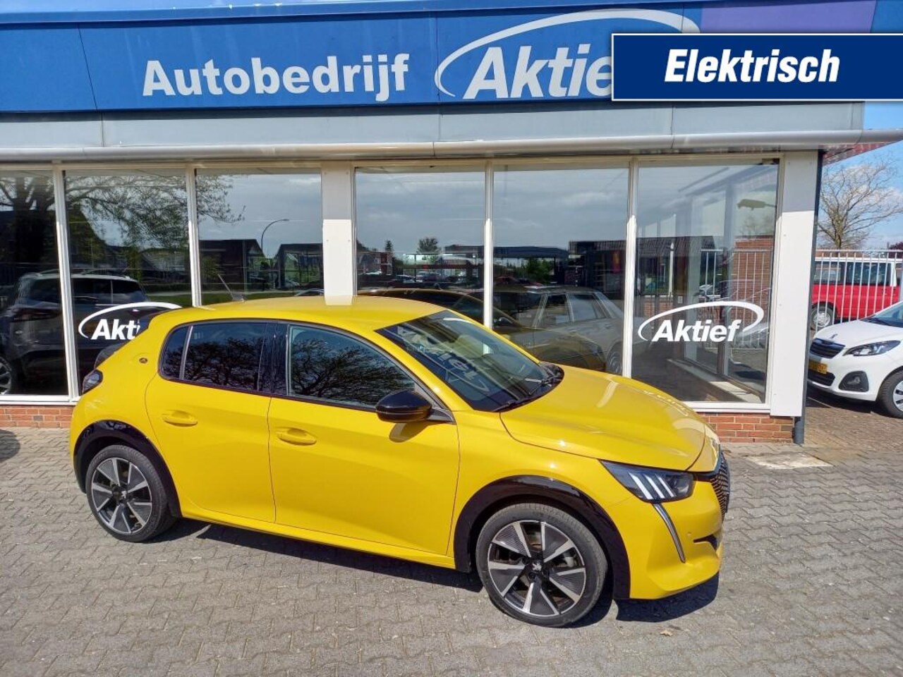 Peugeot 208 - EV GT 350 50 KWH - AutoWereld.nl