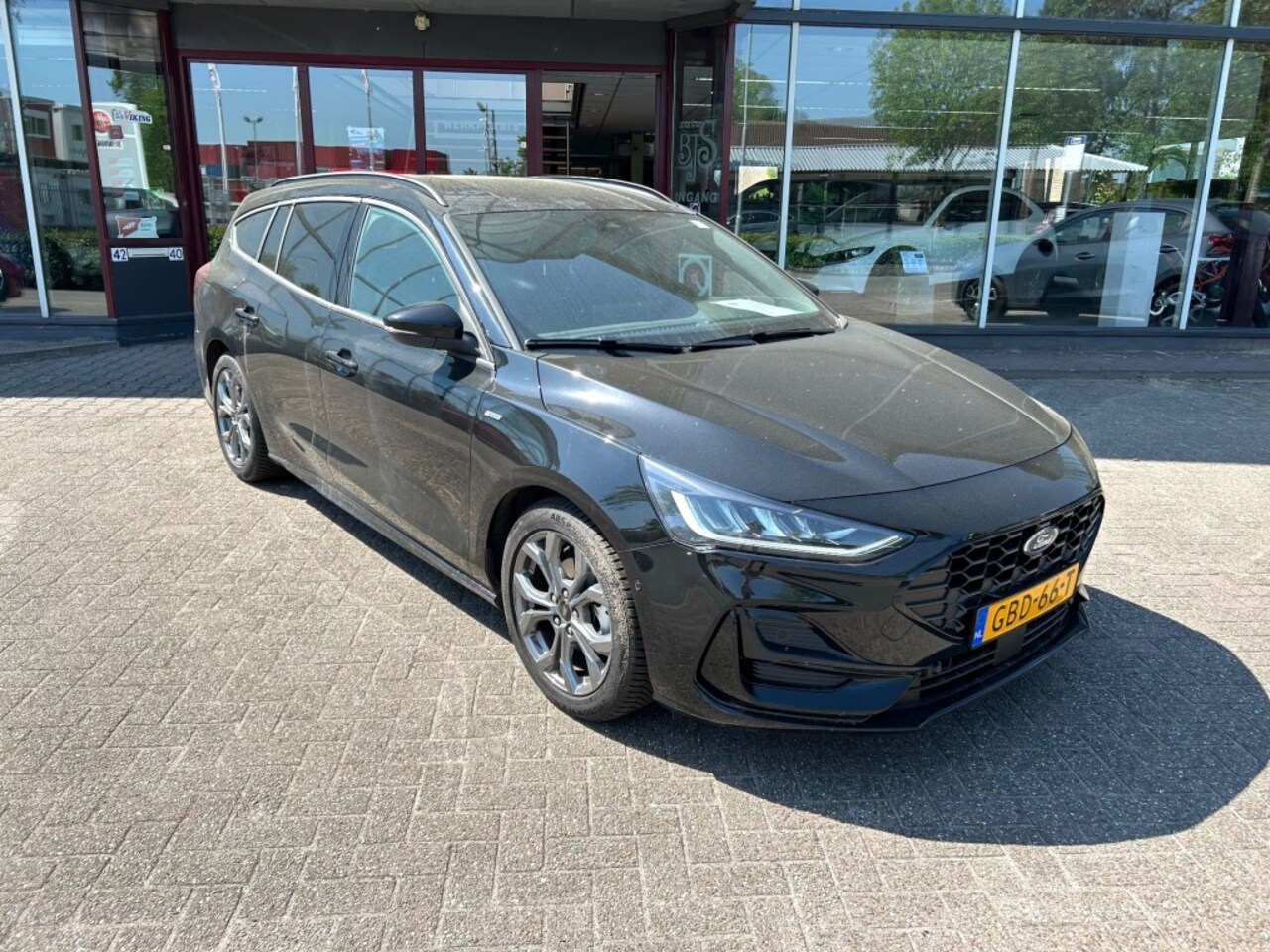 Ford Focus - 1.0 EBH ST LINE - AutoWereld.nl