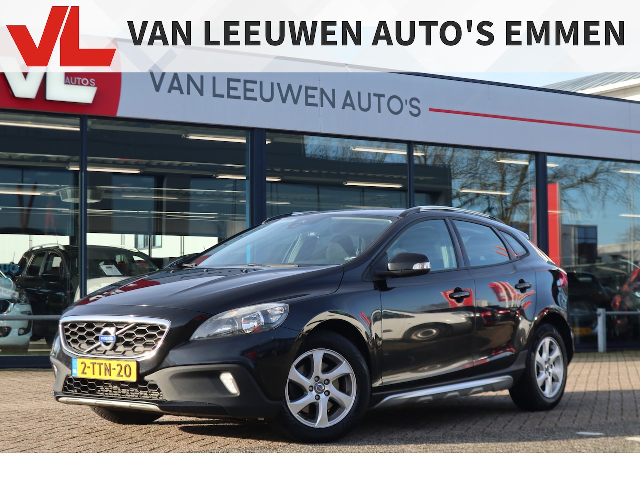 Volvo V40 Cross Country - 1.6 D2 Kinetic | Navi | Cruise | Trekhaak - AutoWereld.nl