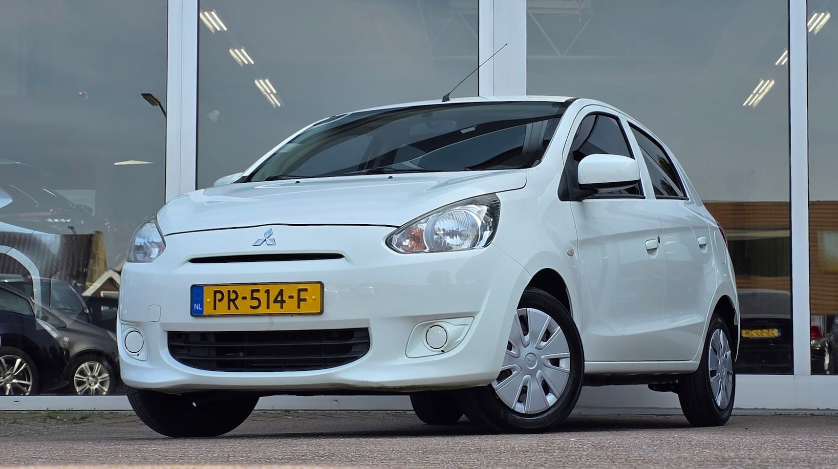 Mitsubishi Space Star - 1.2i 12V CVT Automaat Invite Privacyglas - AutoWereld.nl