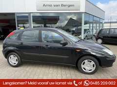 Ford Focus - 1.6-16V Futura, AUTOMAAT, lederen stoelen, navigatie, climatronic, trekhaak