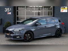 Ford Focus Wagon - 2.0 ST 250 ST-3 Stealth Grey