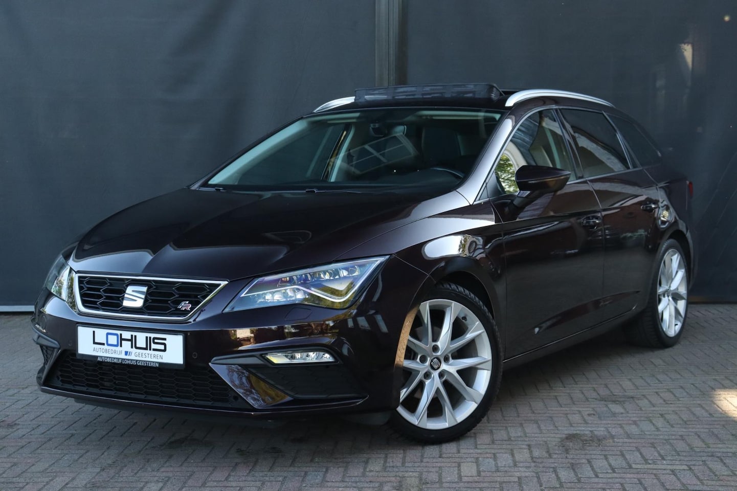 Seat Leon ST - 1.4 DSG TSI FR Business PANO | ClimaControl|CruiseControl | Stuurwielbediening - AutoWereld.nl