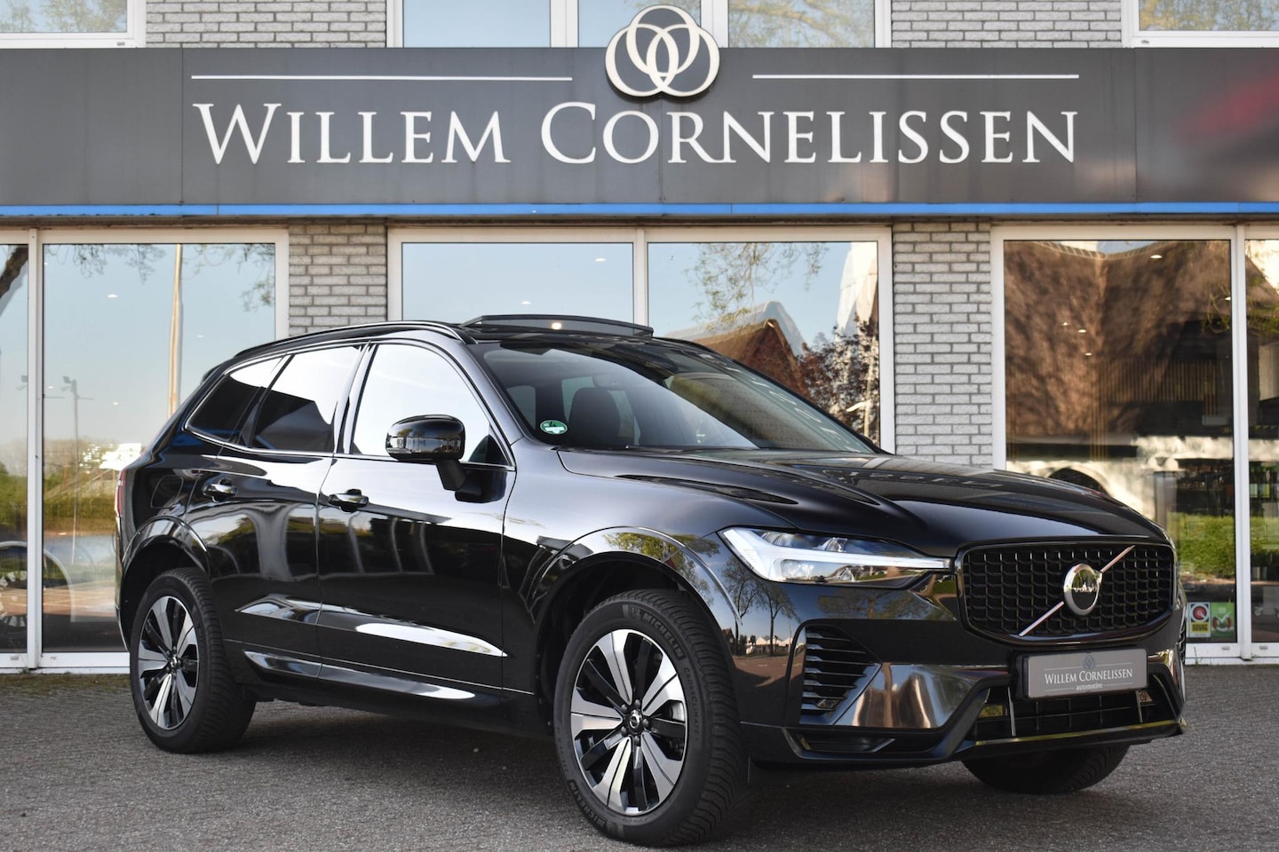 Volvo XC60 - 2.0 T6 Plug-in hybrid AWD Plus Bright Pano Leder C - AutoWereld.nl