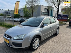 Ford Focus - 1.6-16V Trend - AUTOMAAT - AIRCO - TREKHAAK