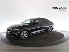 BMW 3-serie - 320e Business Edition Plus | Panoramadak | M pakket |