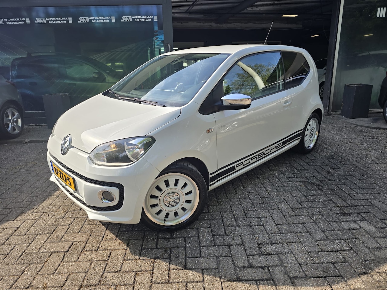 Volkswagen Up! - 1.0 high up! BlueMotion | 2E EIGENAAR | 12MND GARANTIE | AIRCO | LMV | ELEC PAKKET | - AutoWereld.nl