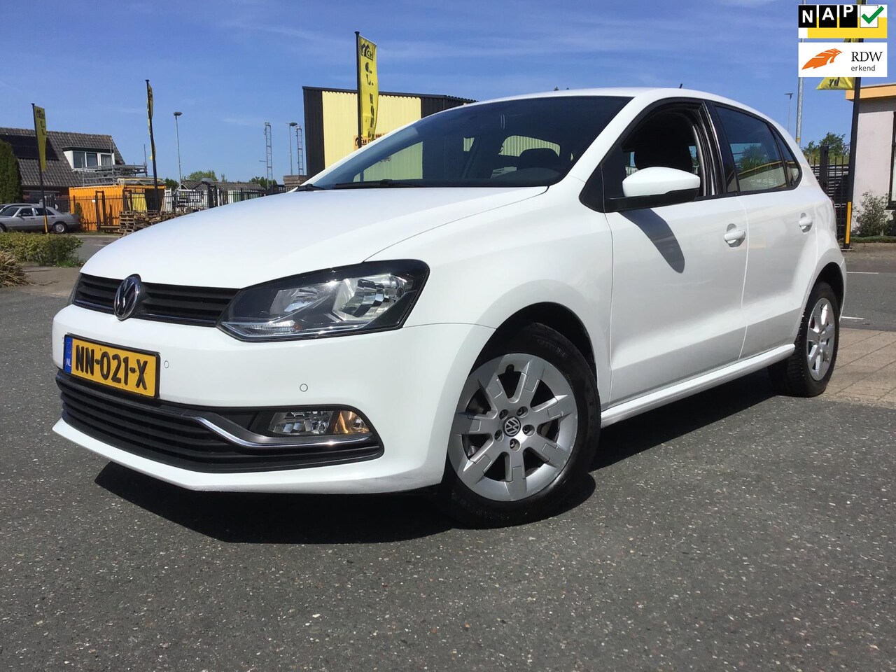 Volkswagen Polo - 1.4 TDI Comfortline I 2e Eigen. I Navi I Carplay I Airco I Cruise I Park. sens V+A I 15inc - AutoWereld.nl